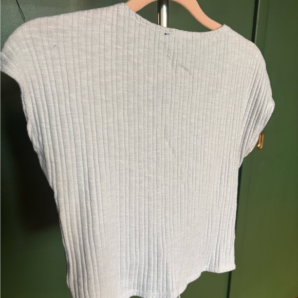 🤍3/$20 - Forever 21 Light Gray Ribbed Tie-Front Blouse - Picture 4 of 4